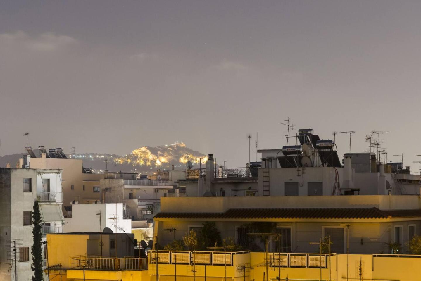 Ma Maison Nο 1, Penthouse, Acropolis And Lycabettus View, Ultra High Speed Internet 300 Mbps, 15' To Acropolis By Metro, 1' From Metro Station Athen Eksteriør bilde